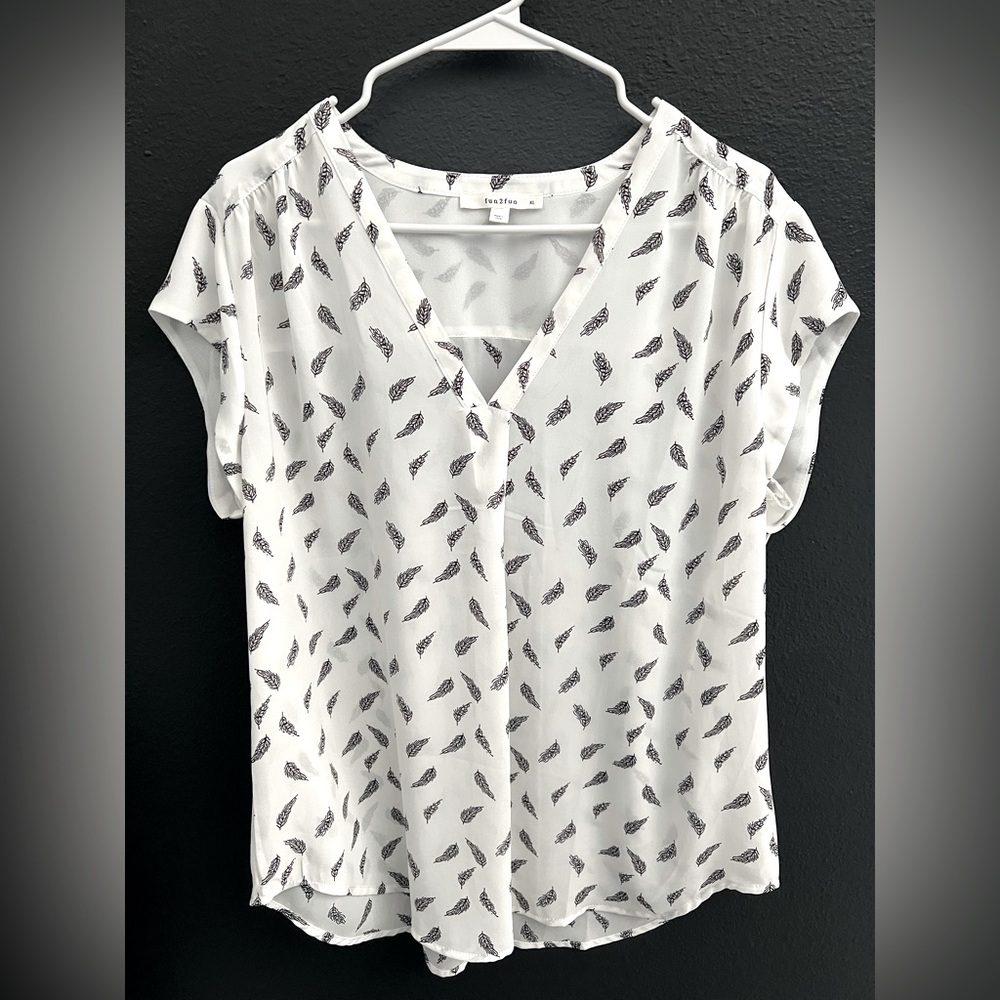 Lilian v neck blouse